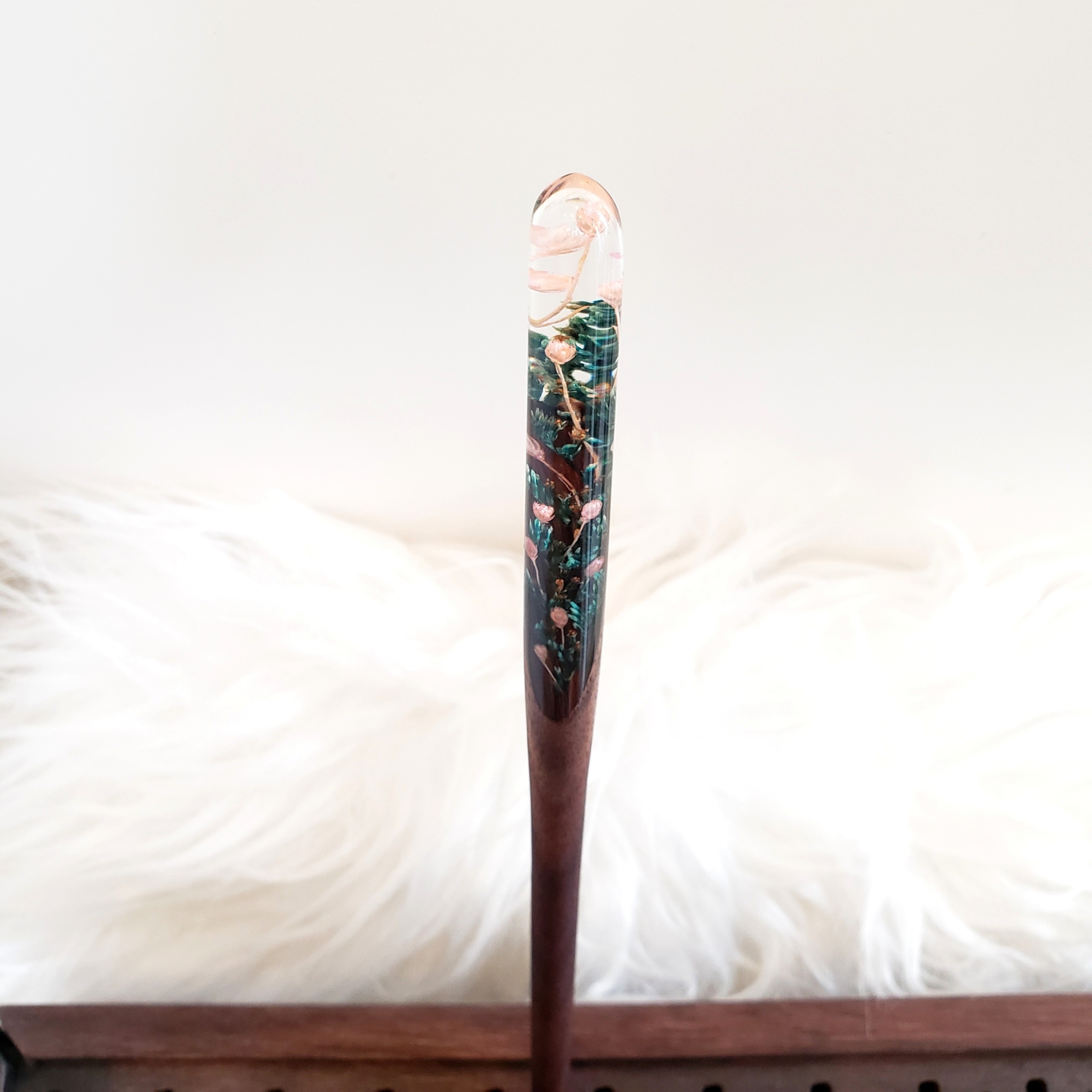 TRÂM CÀI TÓC GỖ - RESIN &amp; BABYGROOM