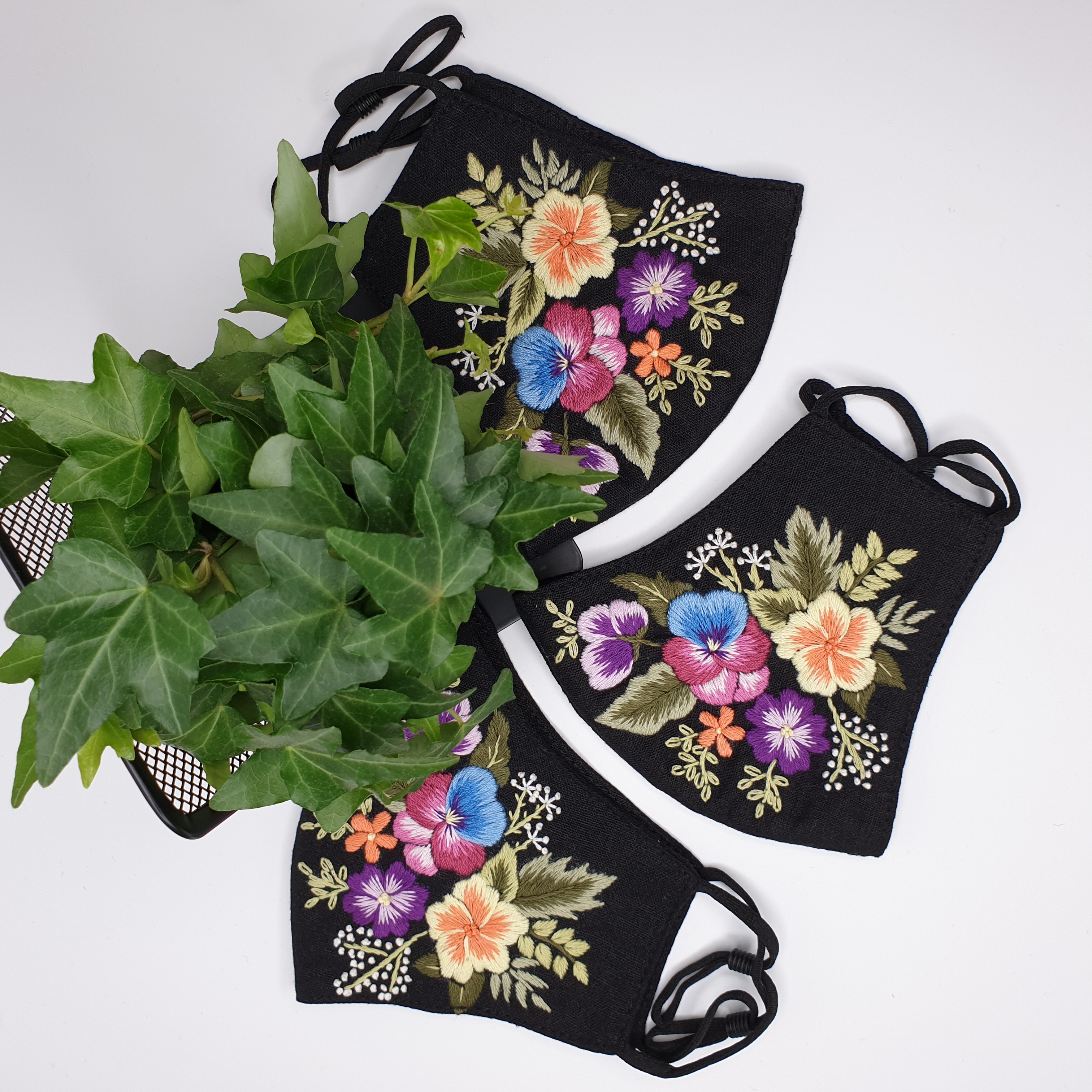 Khẩu trang thêu tay vải linen JL87DX