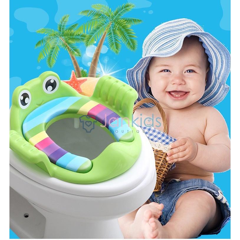Bệ lót thu nhỏ bồn cầu có tay vịn cho bé