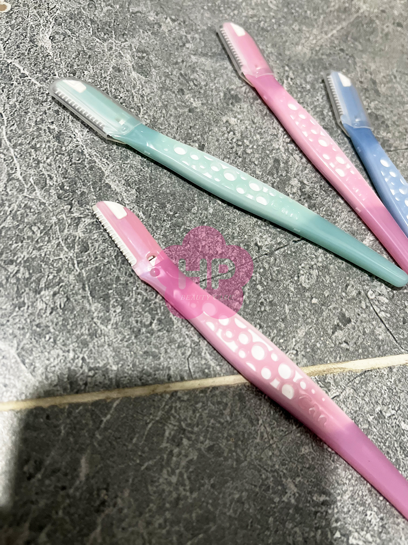 Dao Cạo Lông Mày Lưỡi Thép Có Màng Bảo Vệ Dành Cho Nữ Kai Razor Can Eyebrow 17827 CBM-3P (Set 3 Cây)