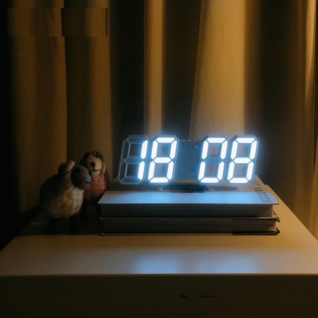 Đồng hồ led 3D để bàn treo tường thông minh có hiển thị nhiệt độ/ ngày tháng.