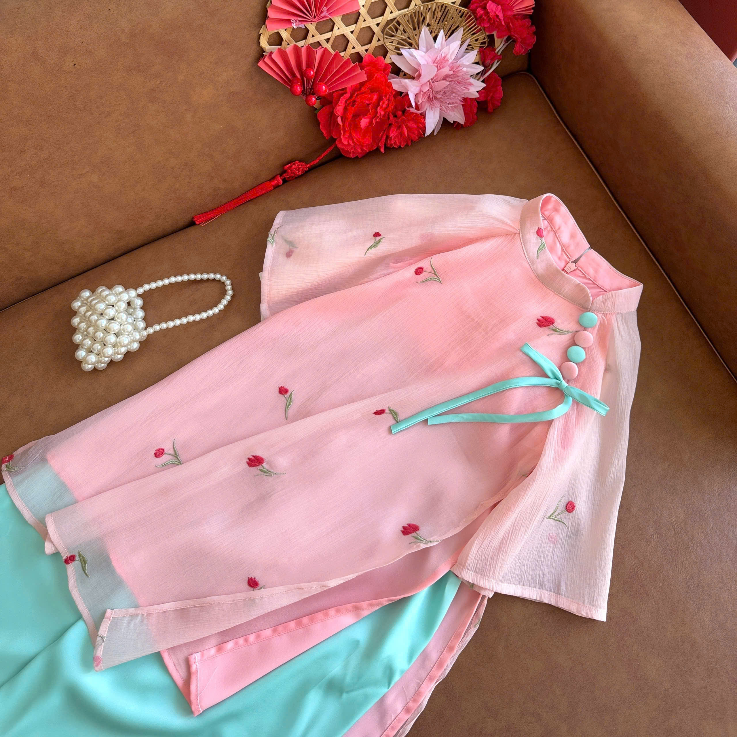 Bộ áo dài tết cho bé gái mẫu Hoa mùa xuân xinh xắn từ 12-45kg hàng thiết kế cao cấp