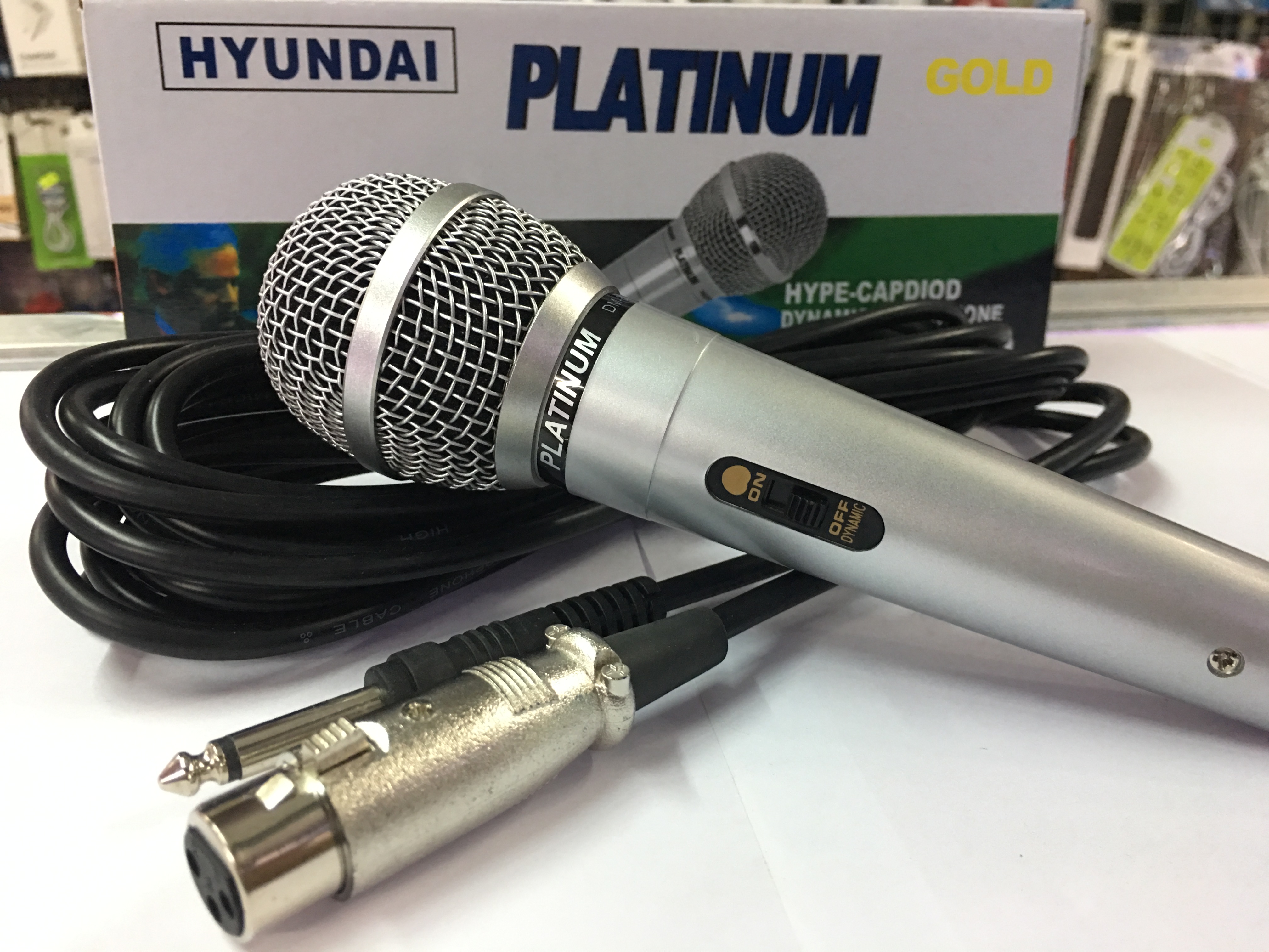 MICRO KARAOKE CÓ DÂY DM-8000 CỰC HÚT TIẾNG