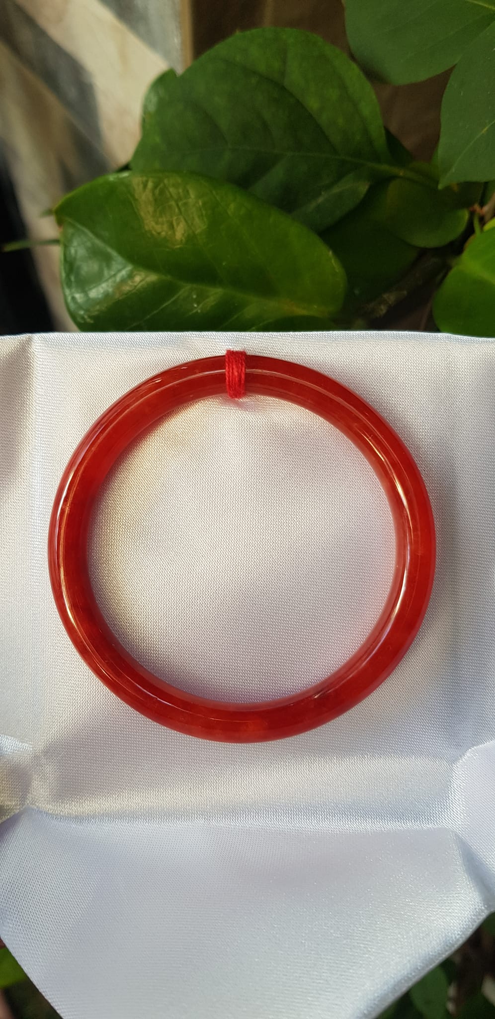 Vòng Cẩm Thạch đỏ đẹp CN 54mm x chột 6,8mm màu đỏ tươi đều bóng đẹp chuẩn hợp nữ mạng hỏa mạng thổ 53kg- 60kg đeo đẹp tay may mắn tốt sức khỏe công việc rực rỡ tài lộc quà tặng ý nghĩa cho Mẹ, mình &amp; người thân ạ