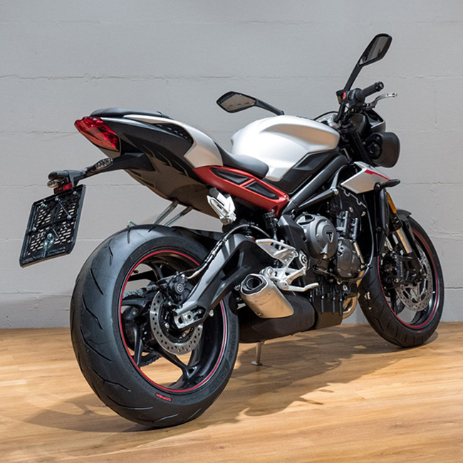 Xe Môtô Triumph Street Triple R (Low) - Bạc Nhám