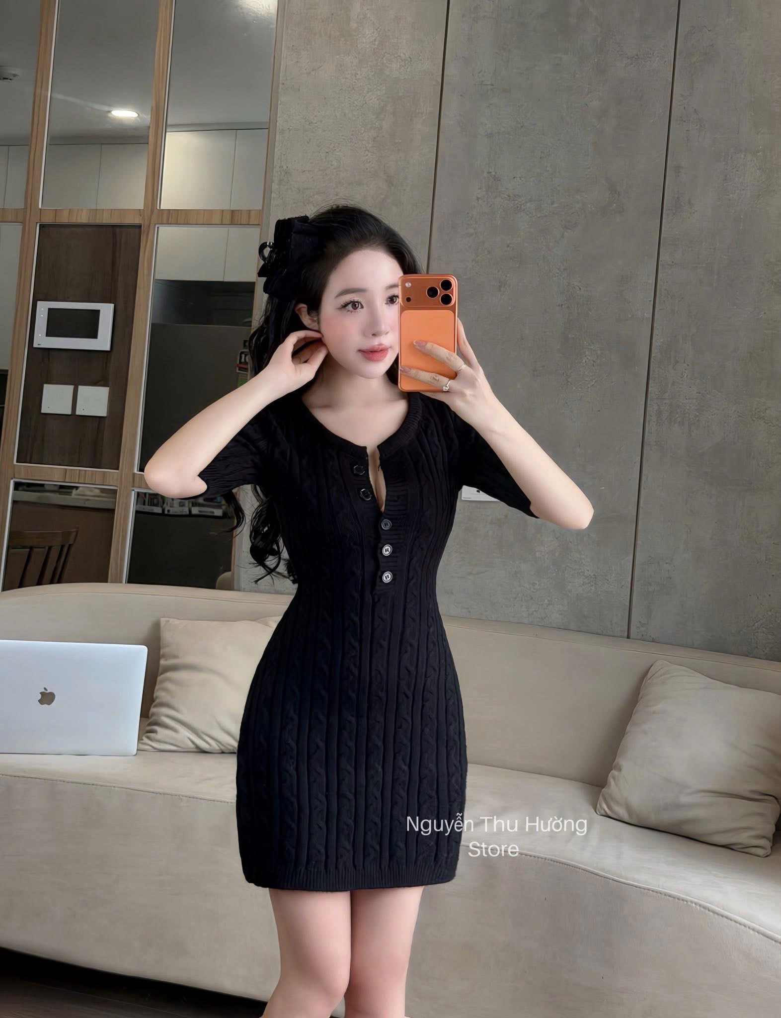 Váy Body Len Vặn Thừng Cổ Tròn Có Nút – Dáng Ôm Tôn Dáng, Basic Sang Chảnh, Phong Cách Hàn Quốc