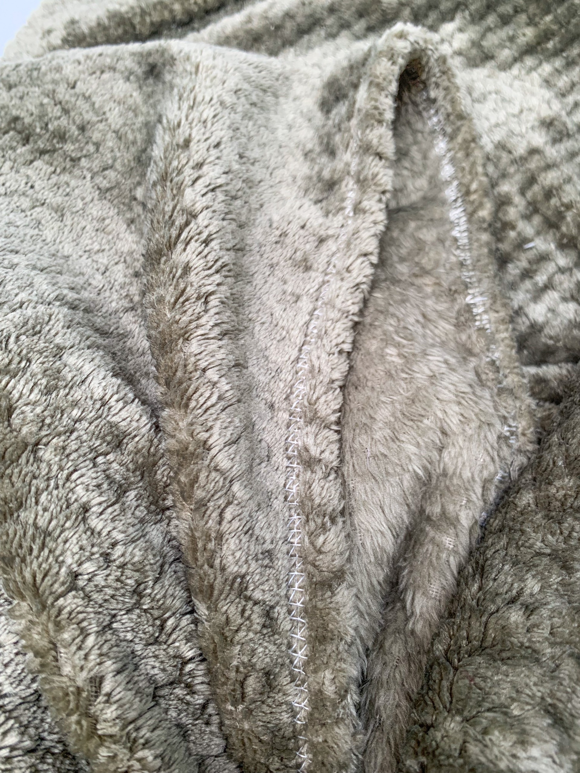 Mền lông cừu vân hạt bắp vải microfiber cao cấp A 1m6x2m - mềm mại, ấm áp, thấm hút tốt