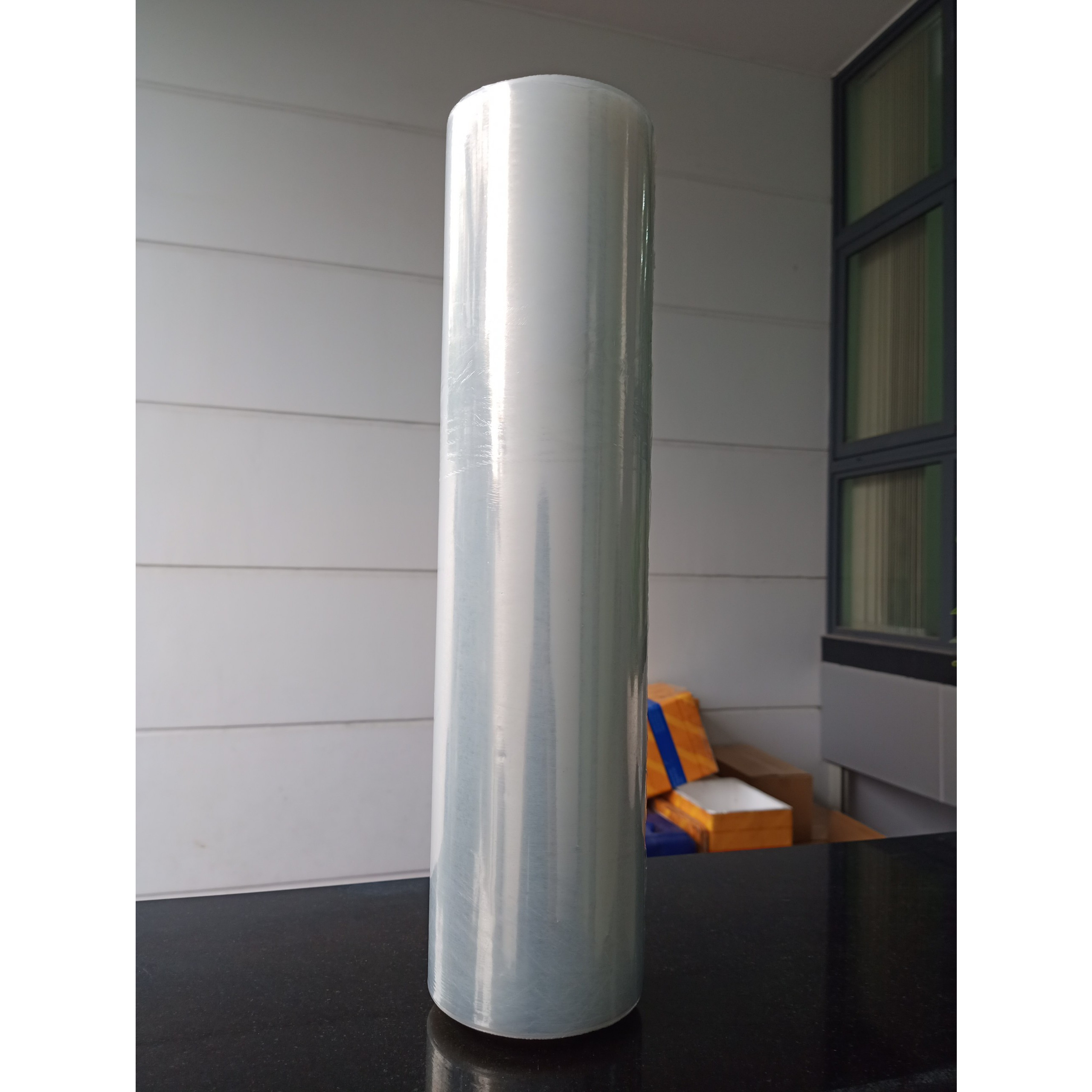 Màng PE quấn hàng, bảo vệ hàng hóa 50cm x 2.6kg