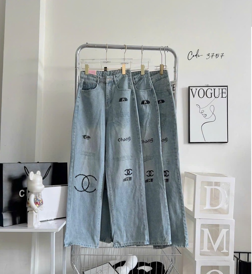 Quần baggy jean nữ ống suông lưng cao thêu họa tiết