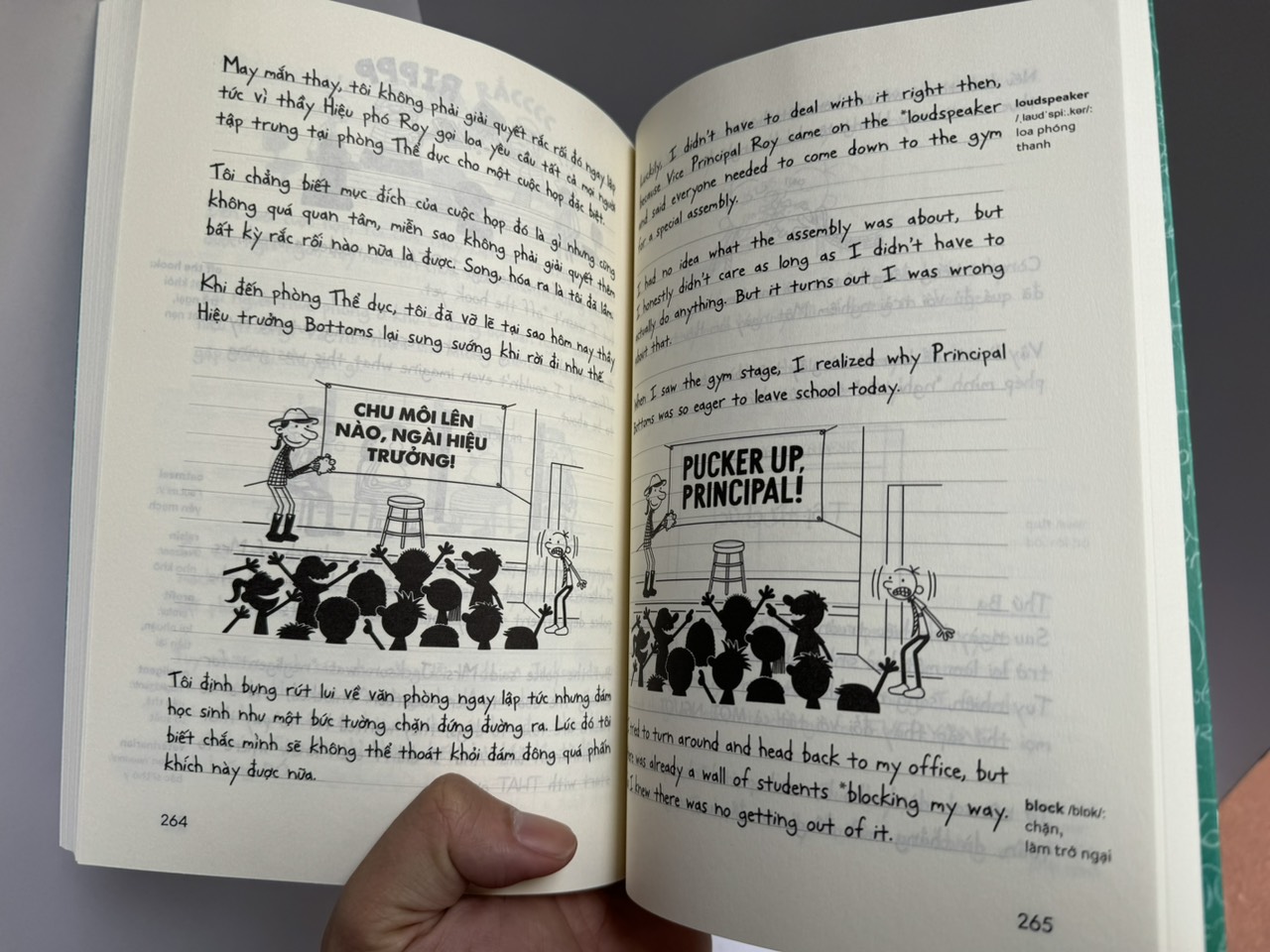 NHẬT KÝ CHÚ BÉ NHÚT NHÁT – OUT TRÌNH - Tiểu thuyết hay nhất thế giới về tuổi thơ suốt 01 năm - #1 Newyork Time Best Seller – Hà Giang Books