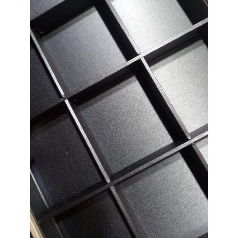 SIÊU RẺ _Khay da đen PU viền vàng đựng vòng, charm siêu đẹp, rẻ