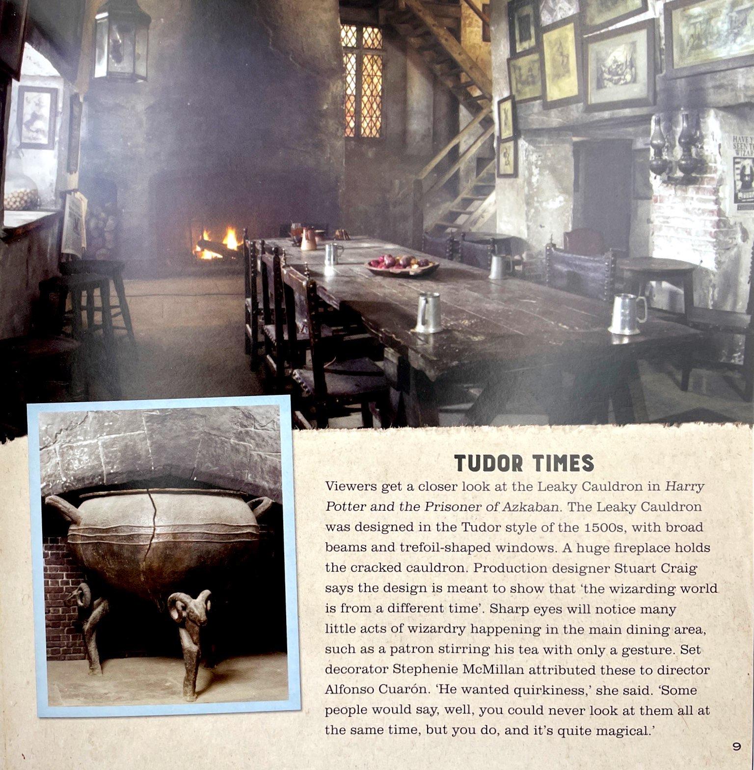 Harry Potter: Diagon Alley (A Movie Scrapbook ) (Hardback) Hẻm Xéo (Cánh cửa mở ra thế giới phép thuật) (English Book)