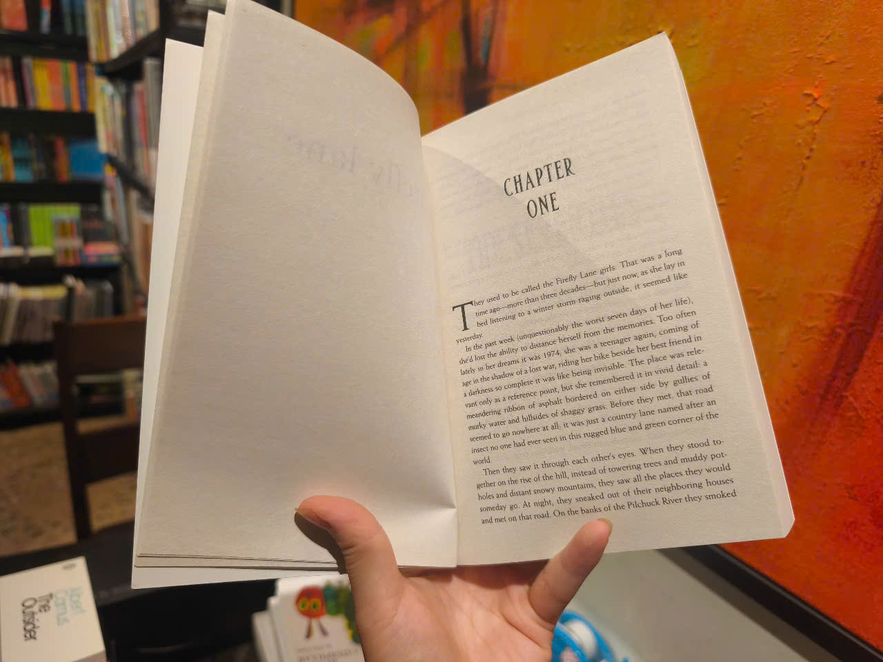 Sách - Firefly Lane: A Novel from the multimillion copy bestselling author Kristin Hannah/English Fiction