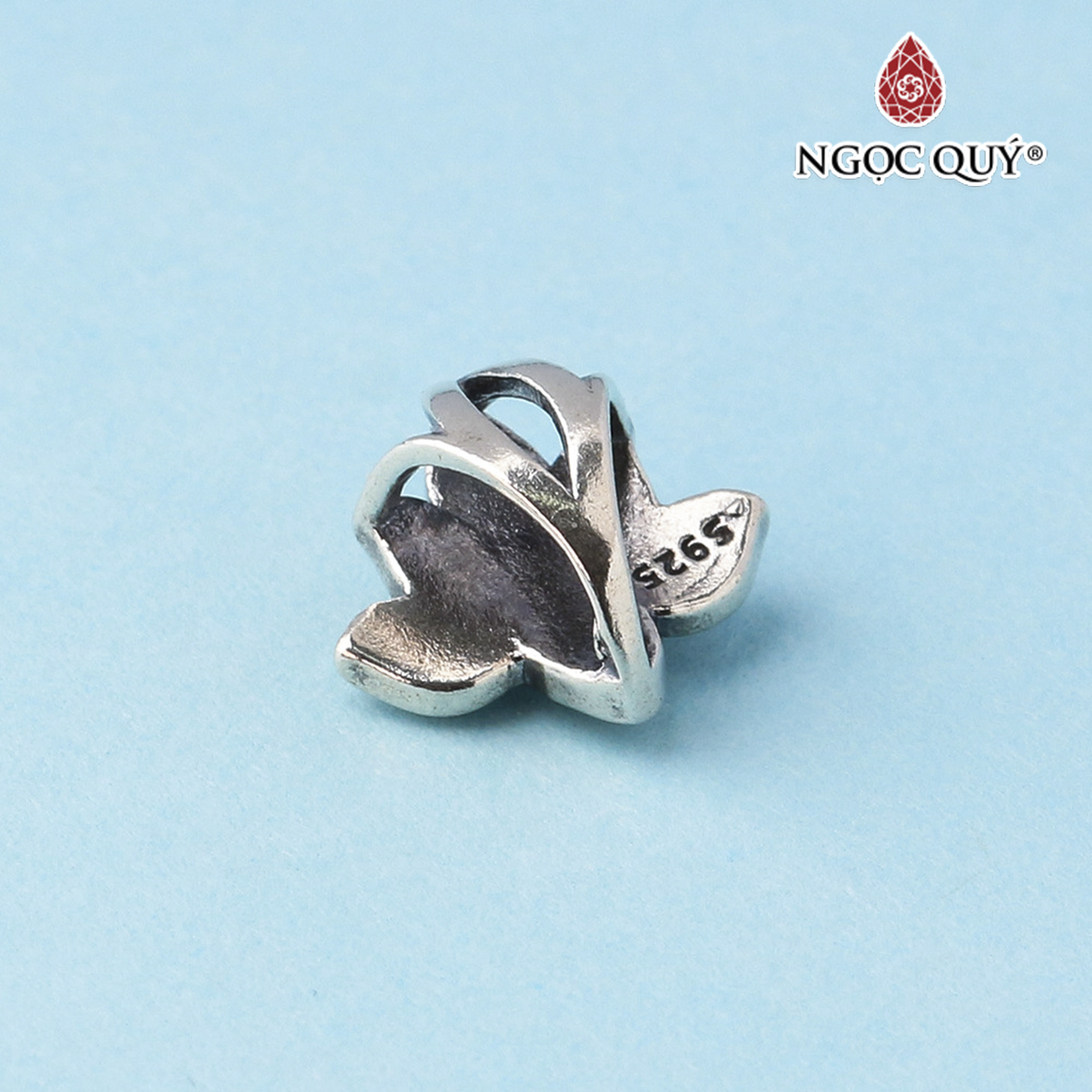 Charm bạc hình hoa sen - Ngọc Quý Gemstones
