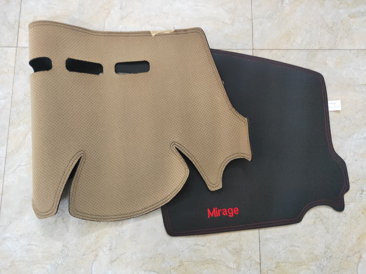 Thảm Taplo Xe Mitsubishi Mirage 2014-2020 loại da dày cao cấp 3 lớp chống trượt Da Carbon đen