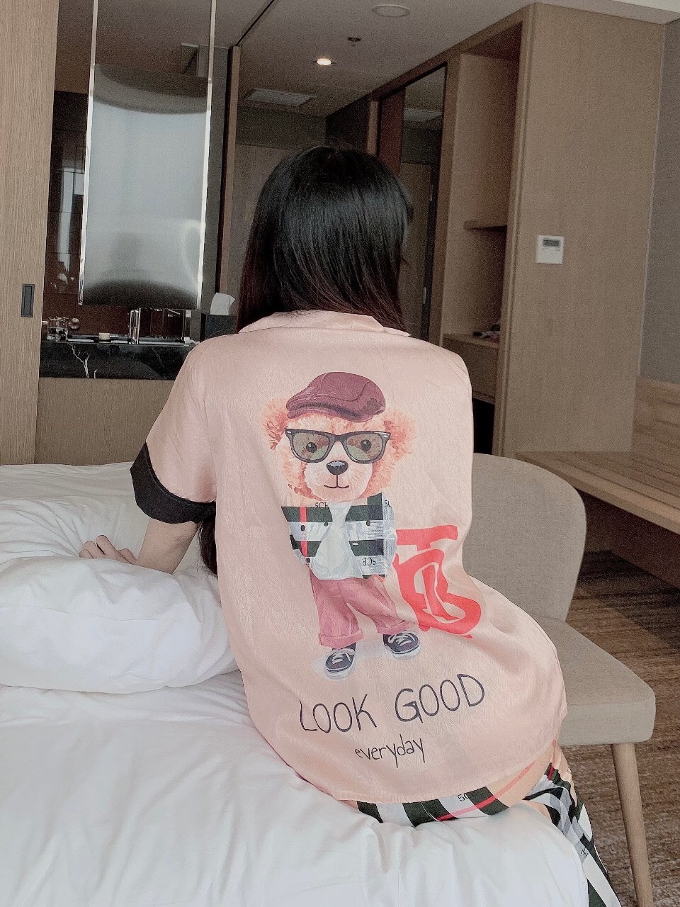 Bộ Lụa Xước Ánh Kim thết kế cao cấpBộ Mặc Nhà Pijama lụa hottrend siêu rẻ đẹp, mềm mịn mát mẫu 3