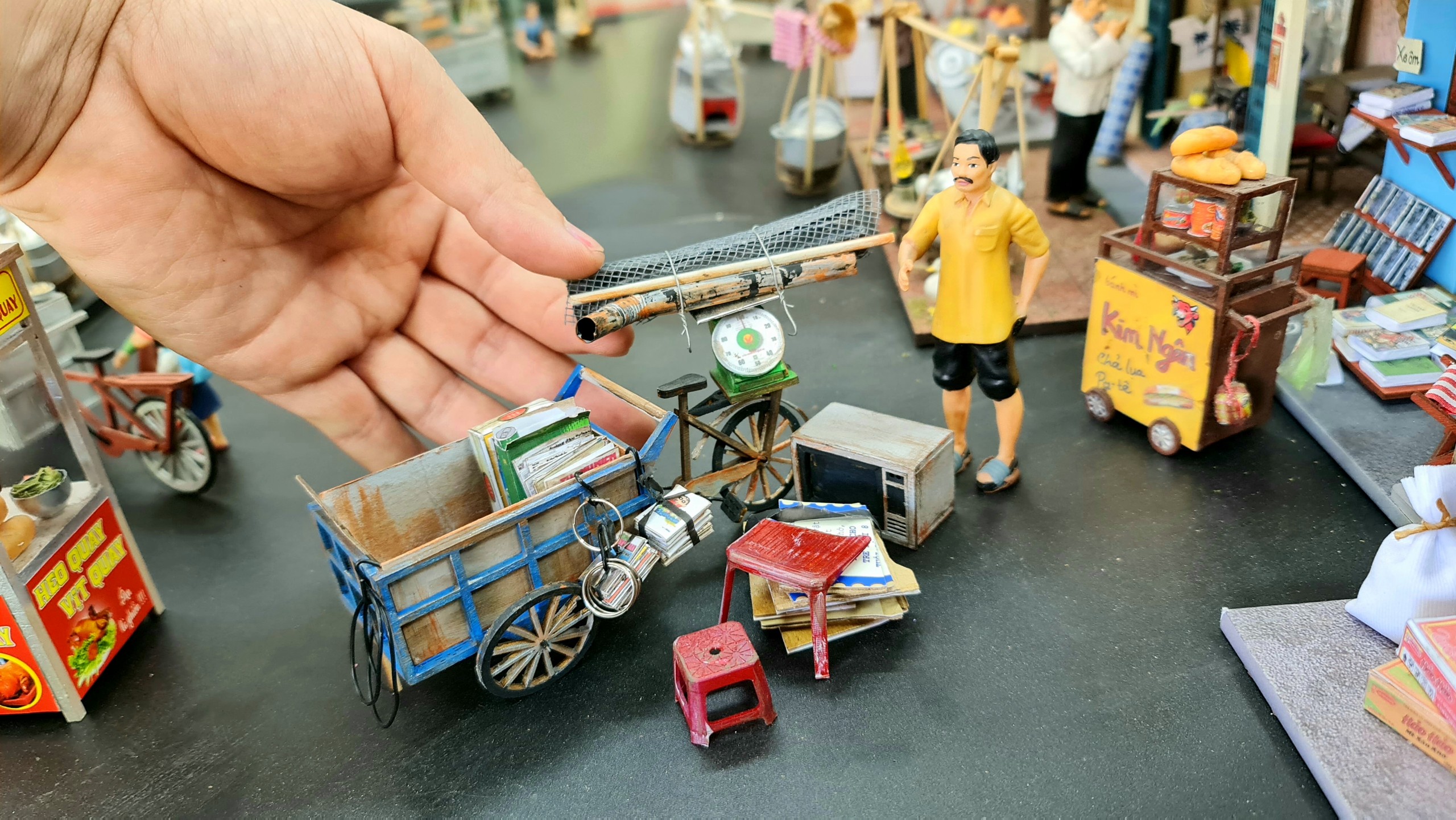 MÔ HÌNH TỰ LẮP RÁP DIY SÀI GÒN THU NHỎ - XE VE CHAI - HR24