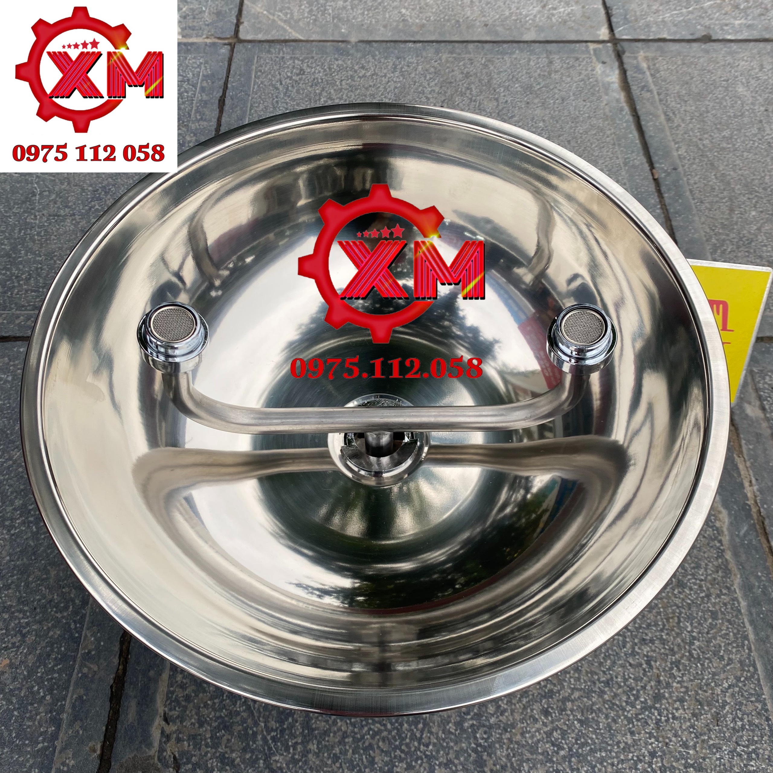 Bồn rửa mắt khẩn cấp gắn tường