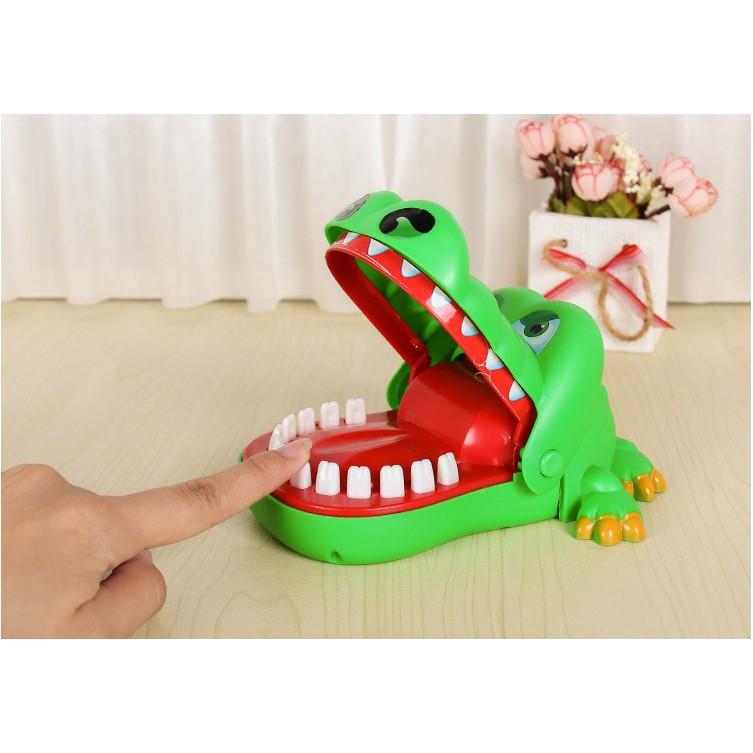 Đồ chơi khám răng cá sấu cắn tay loại to cho bé | Squishyvui