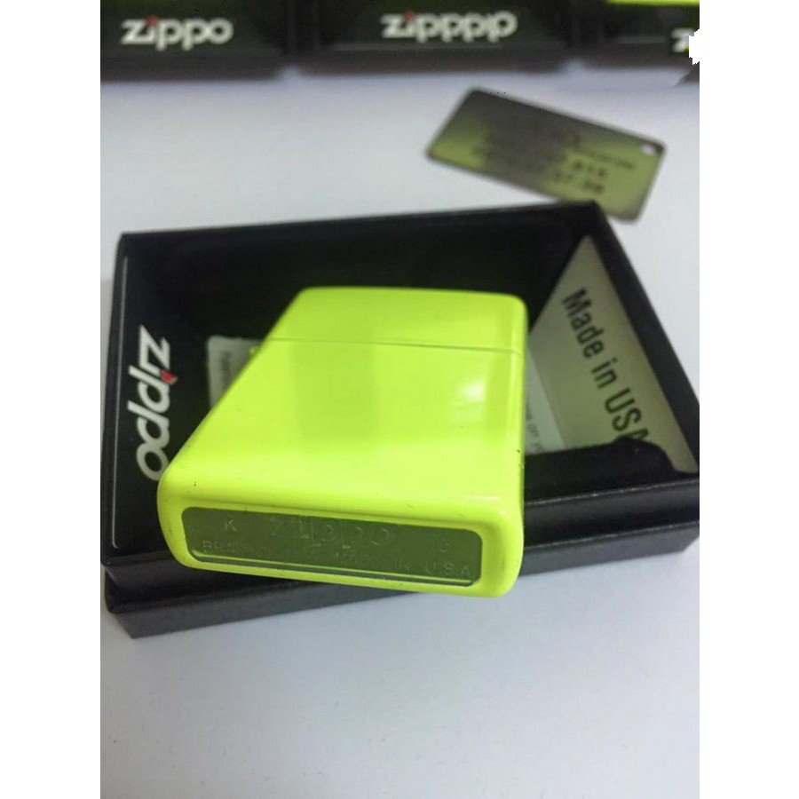 Bật lửa Zippo 28887 –Bật lửa Zippo Neon Yellow Matte