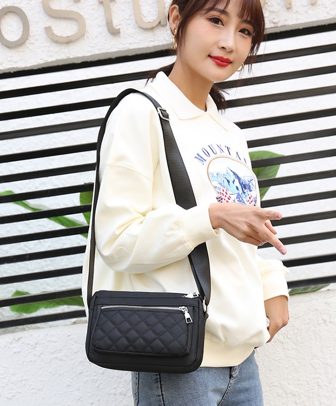 Túi đeo chéo nữ vải dù trần trám 4 ngăn chống nước, phong cách Hàn Quốc Size 24cm
