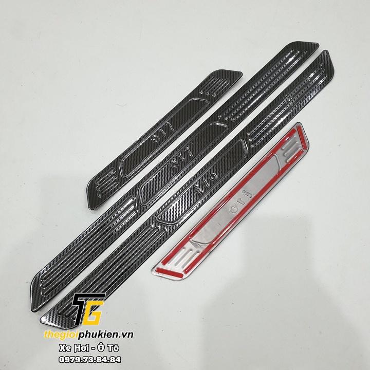 TRỌN BỘ Nẹp bước chân và ốp chống trầy cốp Hyundai Grand i10 2021 HATCHBACK - vân Carbon