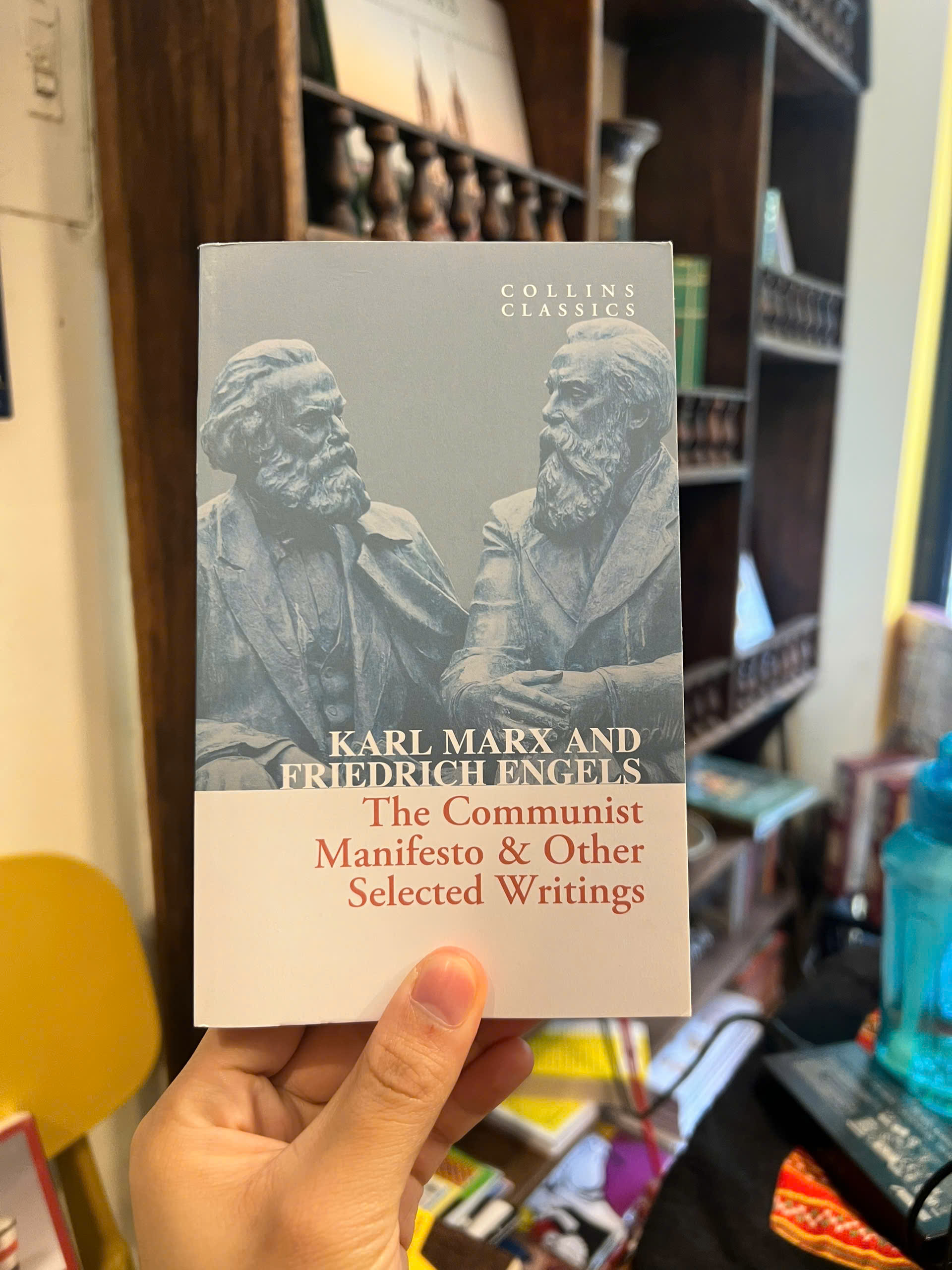 Sách - The Communist Manifesto: Classic of Socialist Literature by Karl Marx, Friedrich Engels