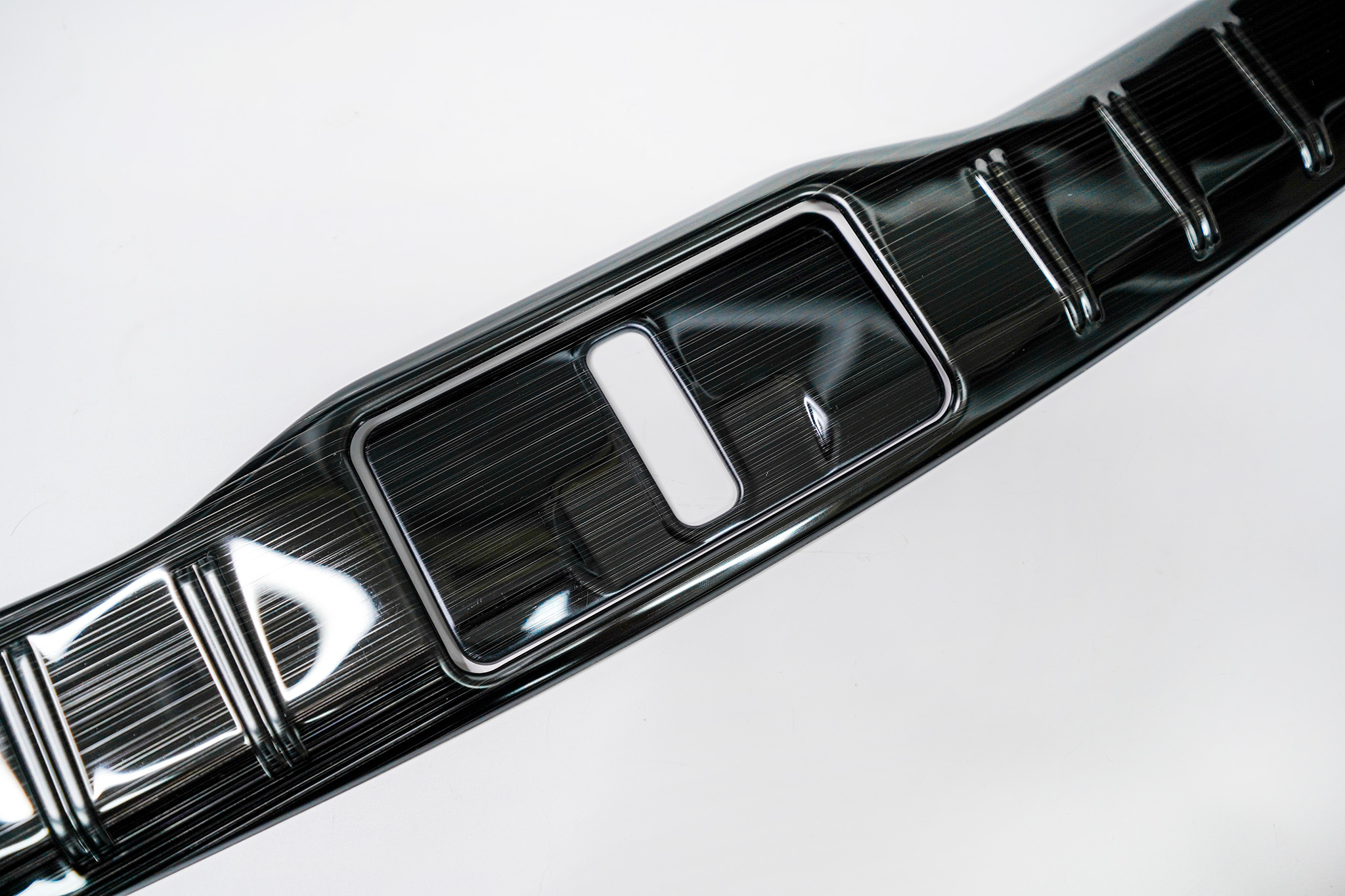 Nẹp Chống Trầy Cốp Trong Lexus RX350 2023+ - Phần Nhựa TITAN