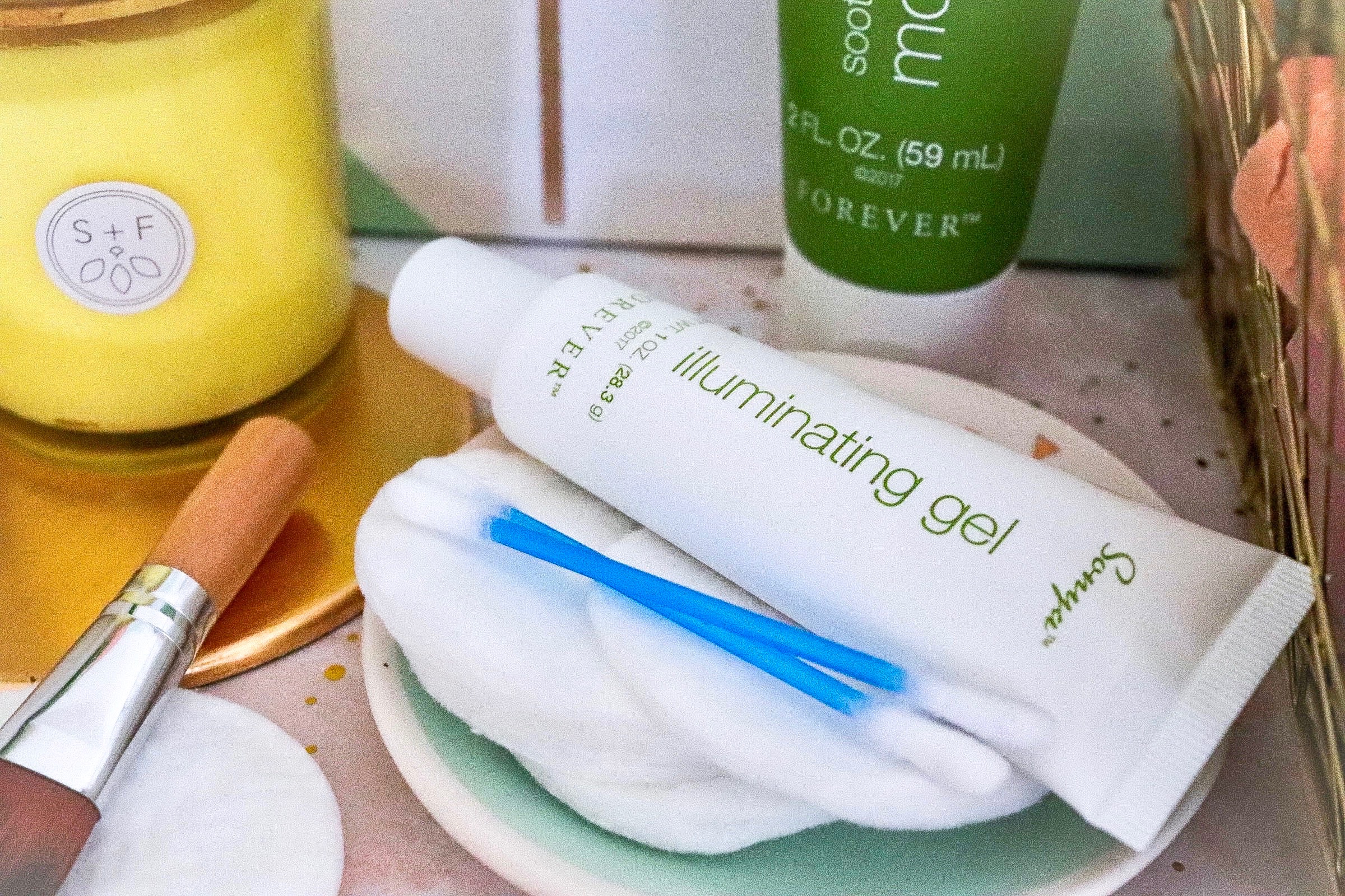 illuminating Gel (#606) của Forever - sản phẩm gel làm sáng da