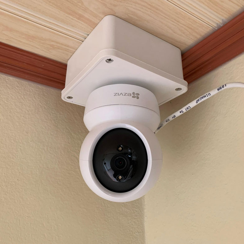 Camera IP wifi Ezviz CS-CV246 (C6CN 1080P) Kèm thẻ nhớ Sandisk 32GB - Hàng chính hãng