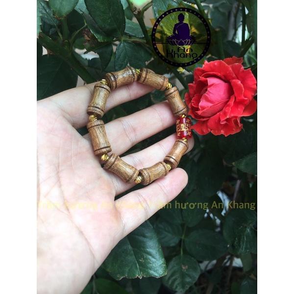Vòng tay trầm hương tốc tự nhiên mix charm đá