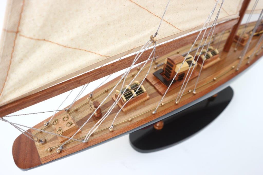 Mô hình du thuyền đua ENDEAVOUR  - 60cm