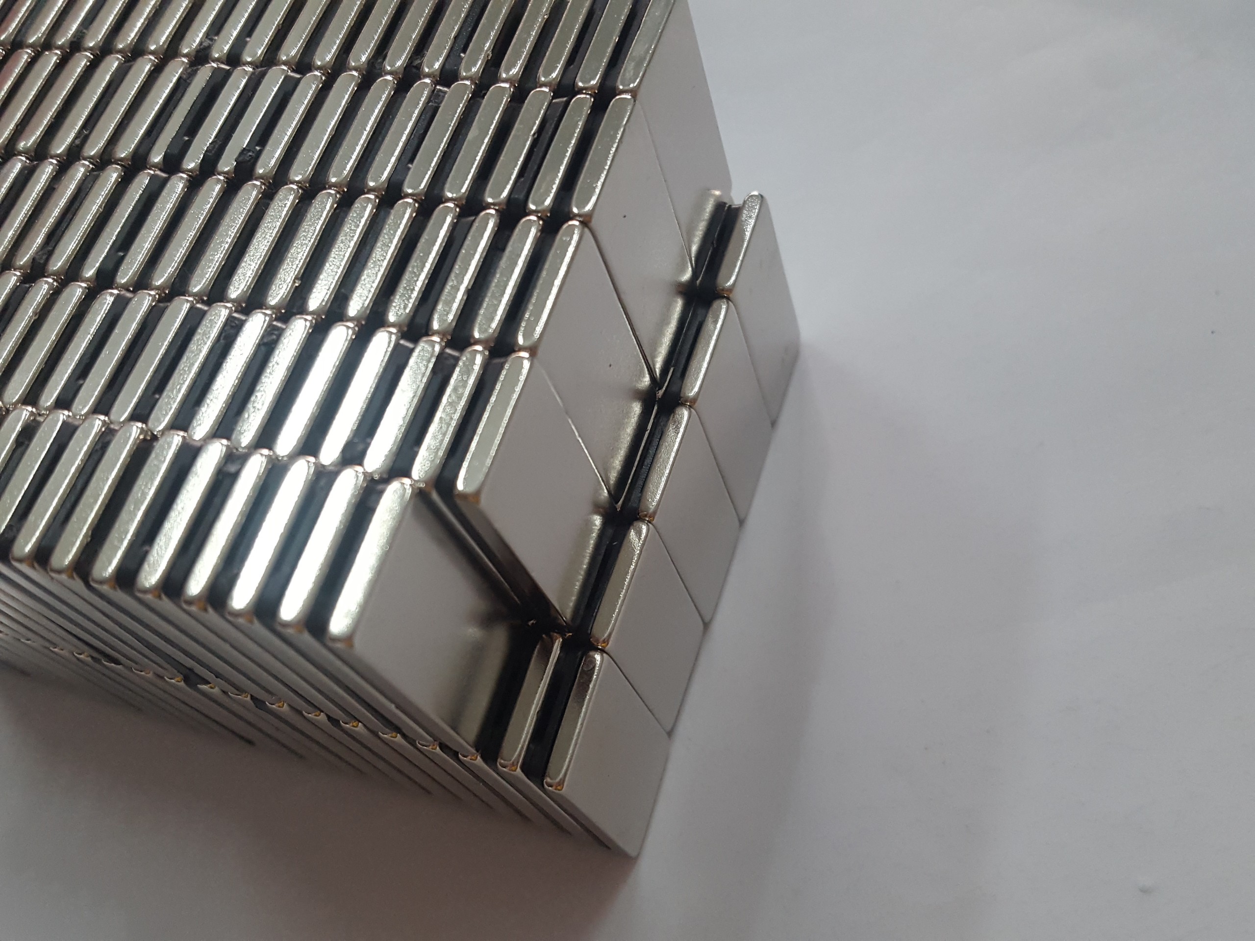Nam châm viên đất hiếm 30x15x3mm