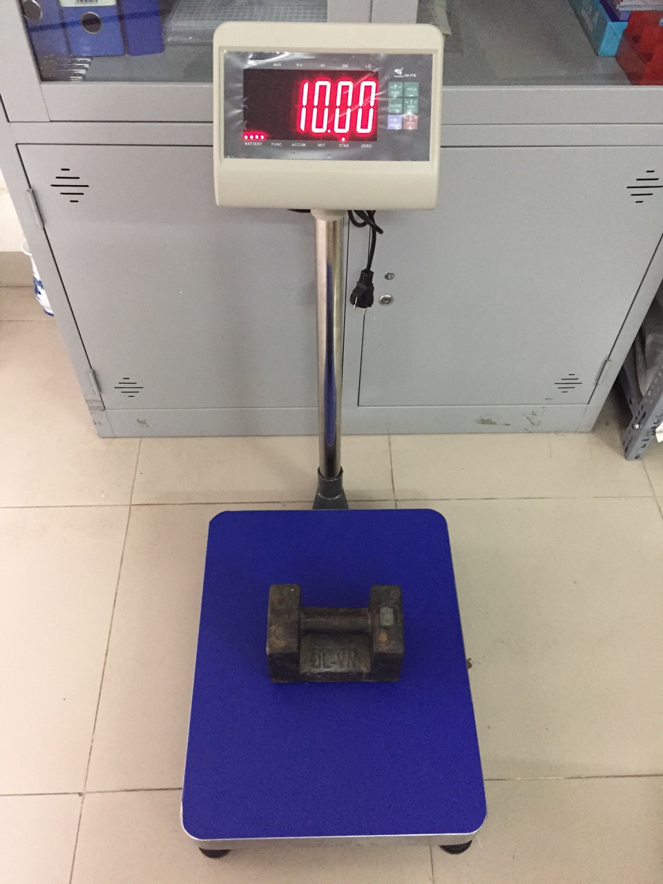 CÂN BÀN ĐIỆN TỬ - 500KG