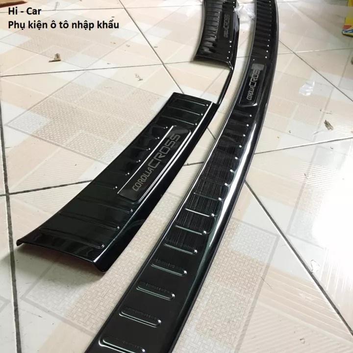 Ốp chống trầy cốp Trong, Ngoài Toyota CROSS 2018-2023 thép không gỉ vân titan bảo vệ xe chống va đập