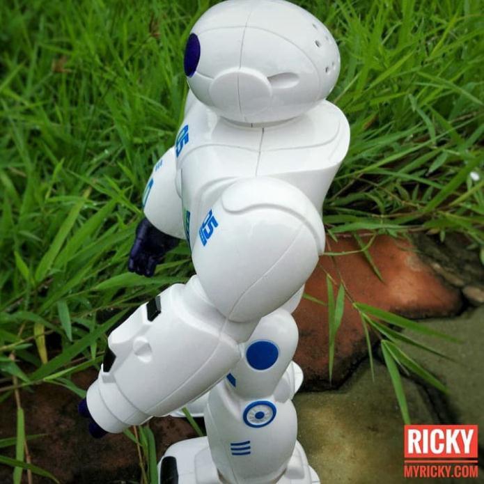 Robot Thông minh Smart Robot Super 05, điều khiển, nói chuyện, nhảy múa