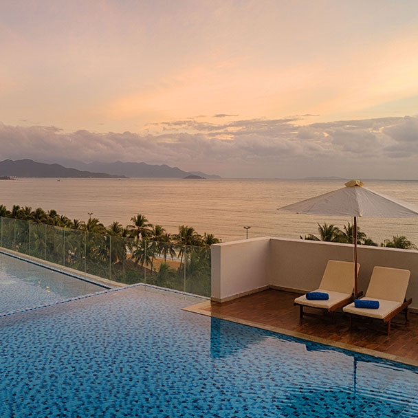 Gói 3N2Đ Vinpearl Condotel Beachfront 5* Nha Trang - Ưu Đãi Mùa Lễ Hội, Tặng Phiếu 1 Triệu Đồng, Nâng Cấp Hướng Biển, Lựa Chọn Tặng Trẻ Em, Bữa Ăn, Vui Chơi VinWonders
