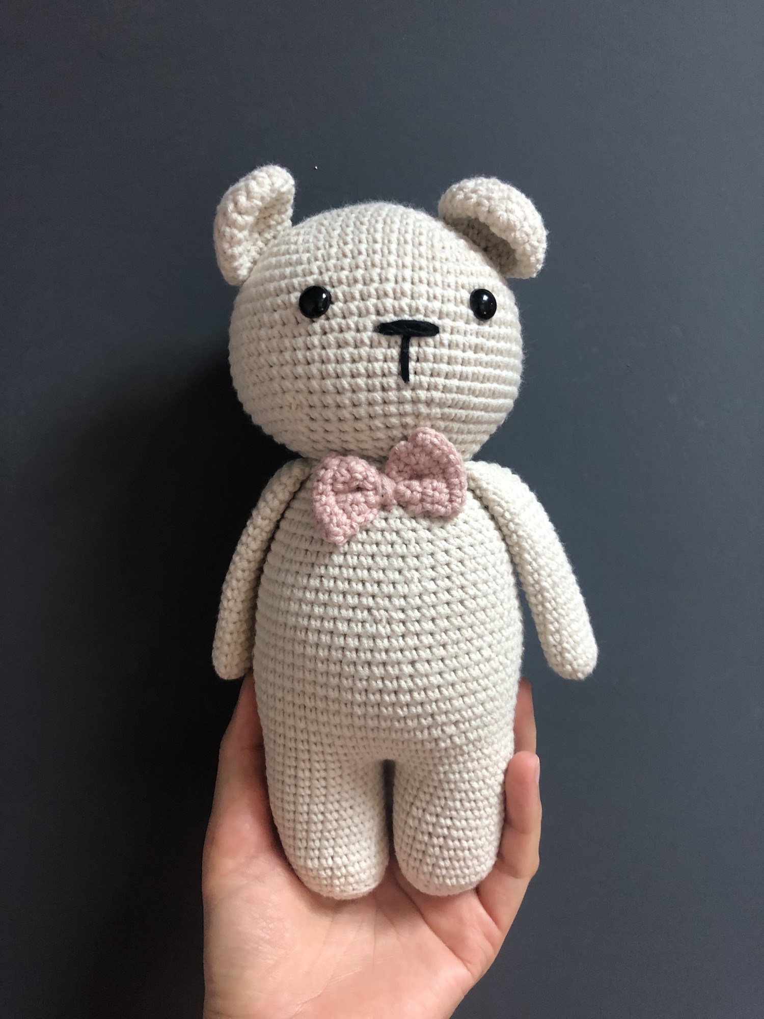 Thú len handmade amigurumi, đan móc thú len. Gấu xám nơ hồng đáng yêu quà tặng an toàn cho bé