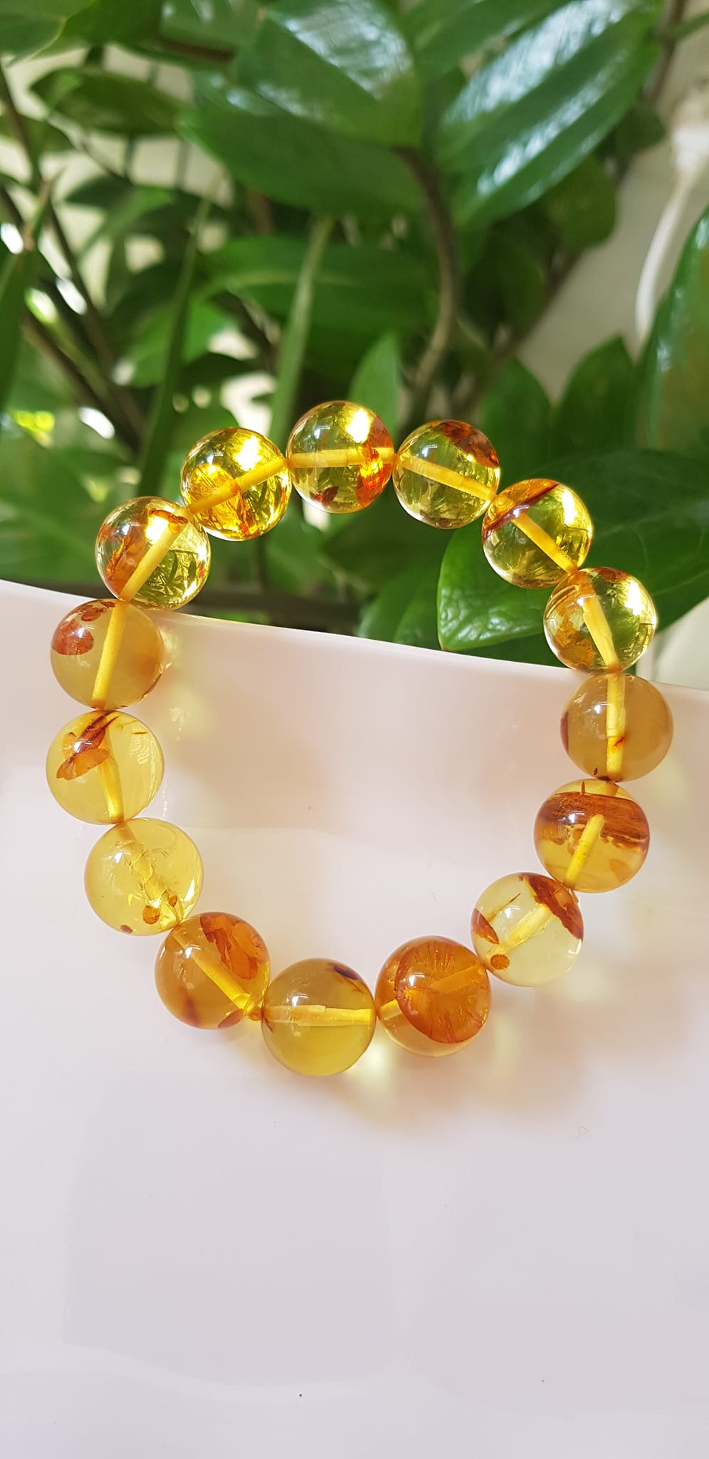 Vòng Hổ Phách tự nhiên Size Nam 14,5mm Vòng Vip cao cấp sịn hiếm quá đẹp xuất sắc 14,5mm Đá Hổ Phách Màu Vàng Anh trong bắt ánh sáng ánh lên quá đẹp đẳng cấp sang luôn Vòng chuẩn hợp Nam mệnh Kim mệnh Thổ mệnh Thủy đeo ạ