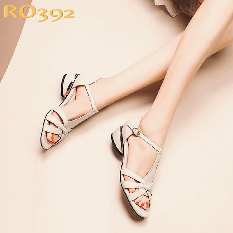 Giày sandal nữ cao gót 2 phân hàng hiệu rosata hai màu xanh kem ro392