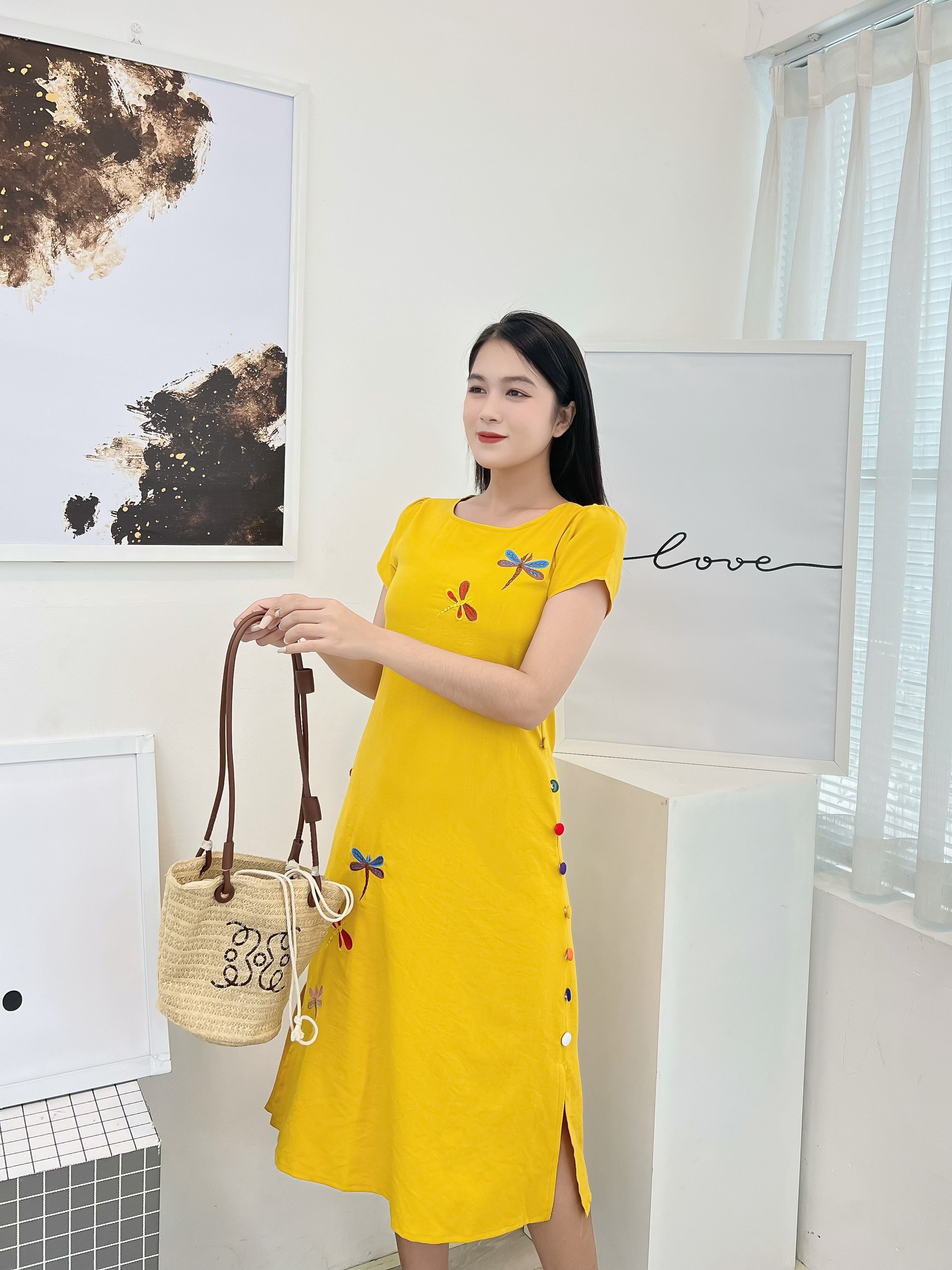 Đầm Linen thêu phối nút cách điệu D083- Lady fashion - Khánh Linh Style