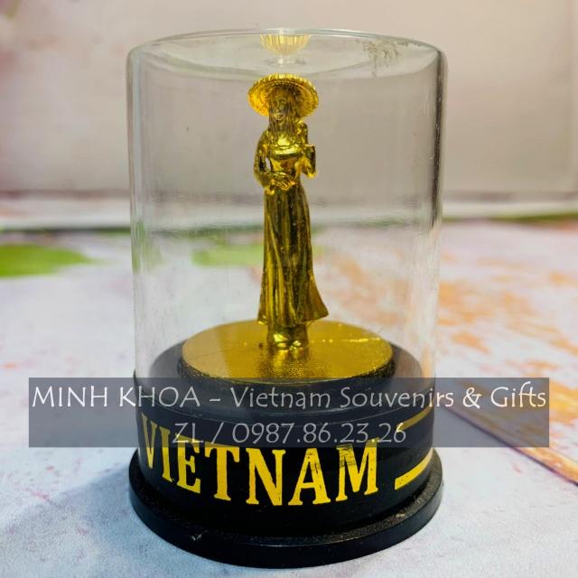 Mô Hình Tượng Thiếu Nữ Áo Dài Việt Nam Mạ Vàng Đựng Trong Hộp Kính