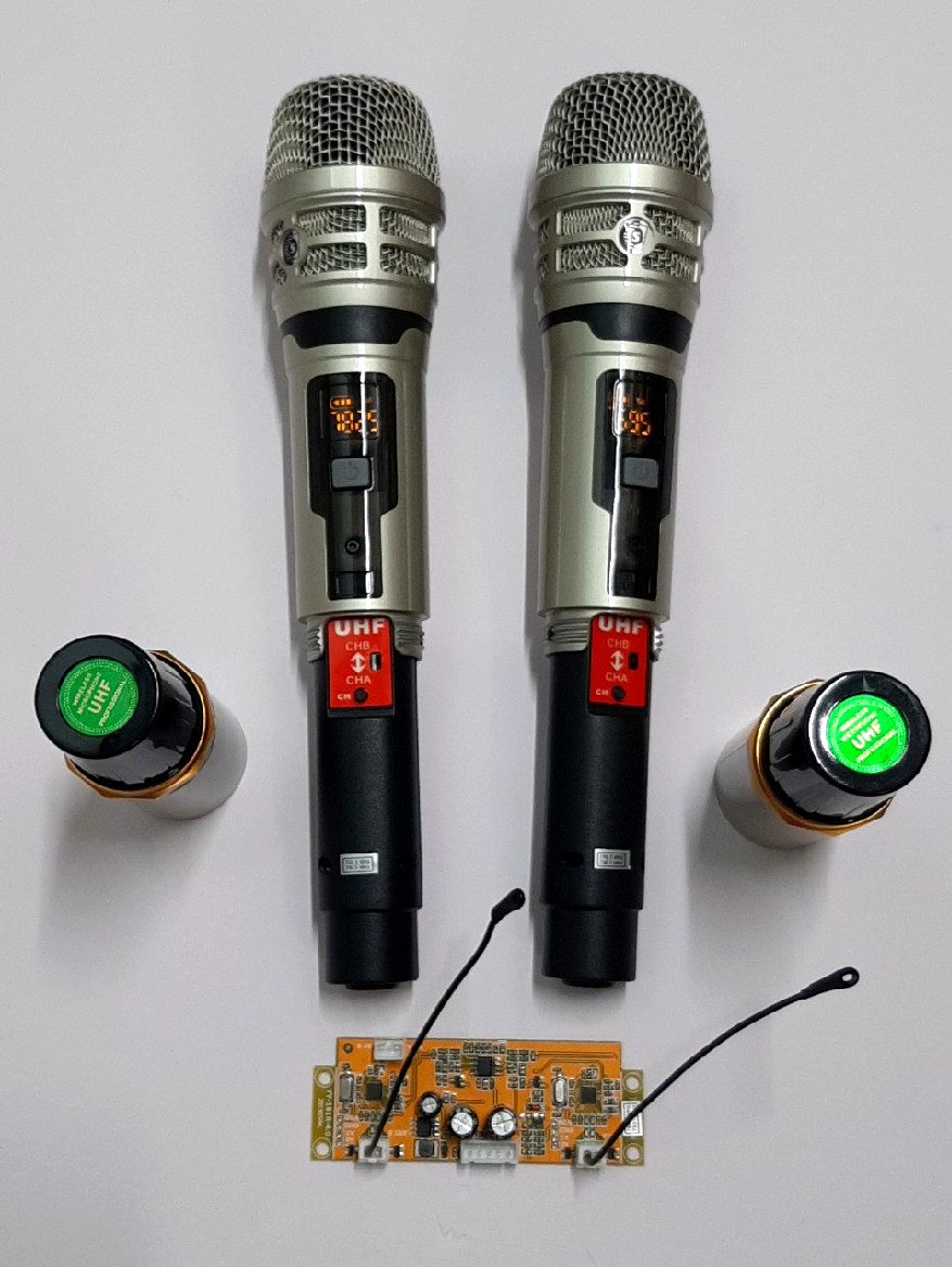 BỘ 2 Mic Loa kéo không dây Cao Cấp Chỉnh Được Tần Số
