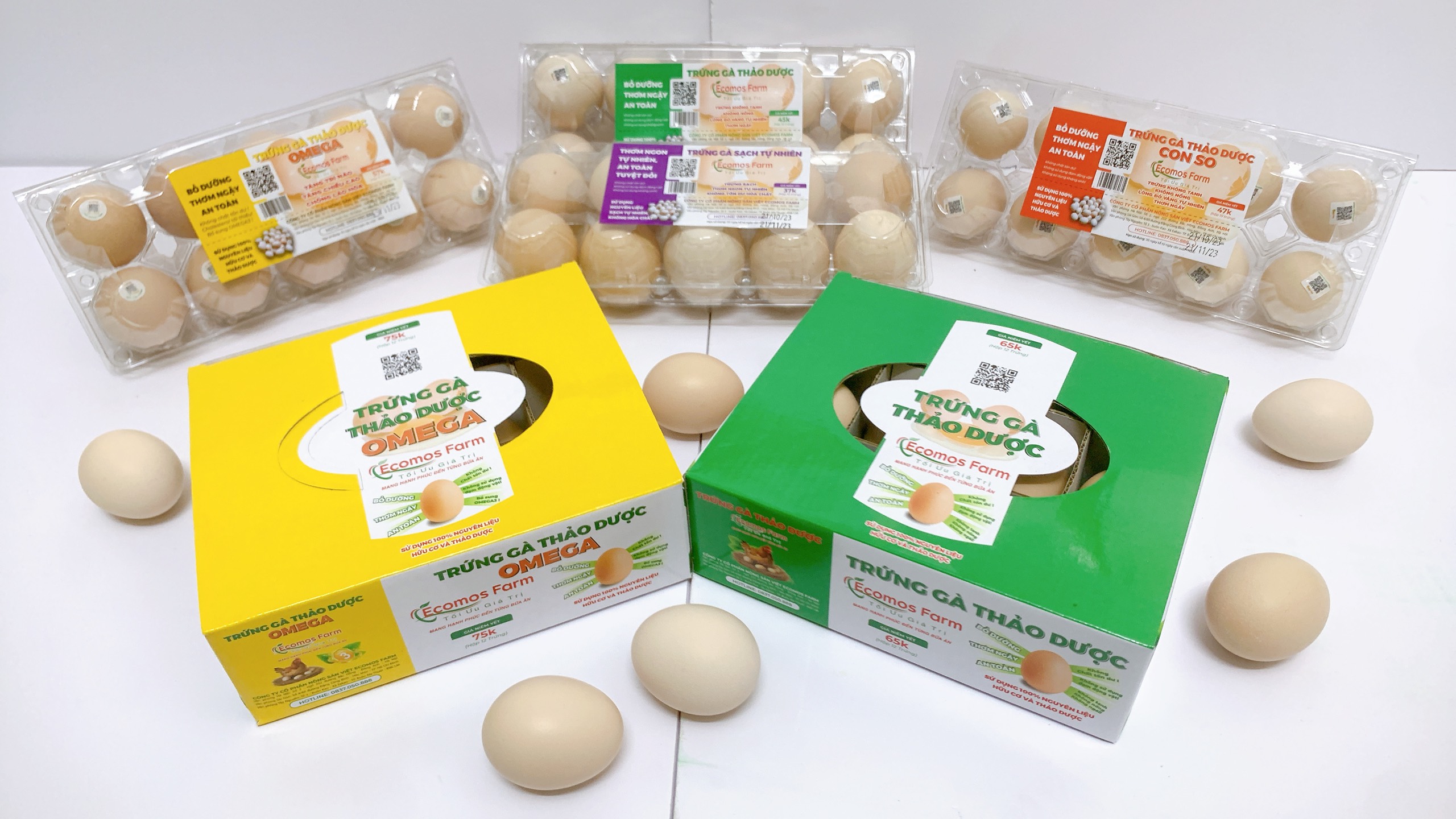 Combo 4 hộp trứng gà thảo dược (2 hộp Ecomos và 2 hộp Omega)