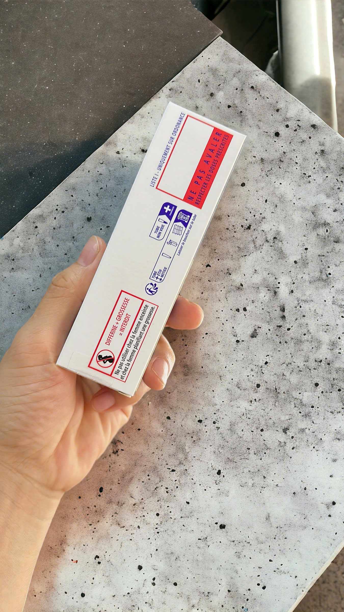 Gel hỗ trợ giảm mụn Differin Cream 0.1% Adapalene tuýp 30 gram(Hàng nội địa Pháp)