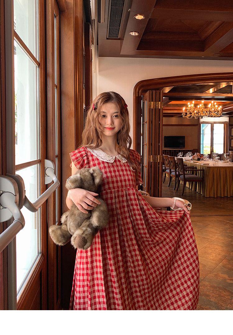 CHENGRUI Vintage búp bê cổ cherry thêu đầm mùa hè 2023 lỏng lẻo ngọt ngào thiết kế cảm giác váy sọc đỏ