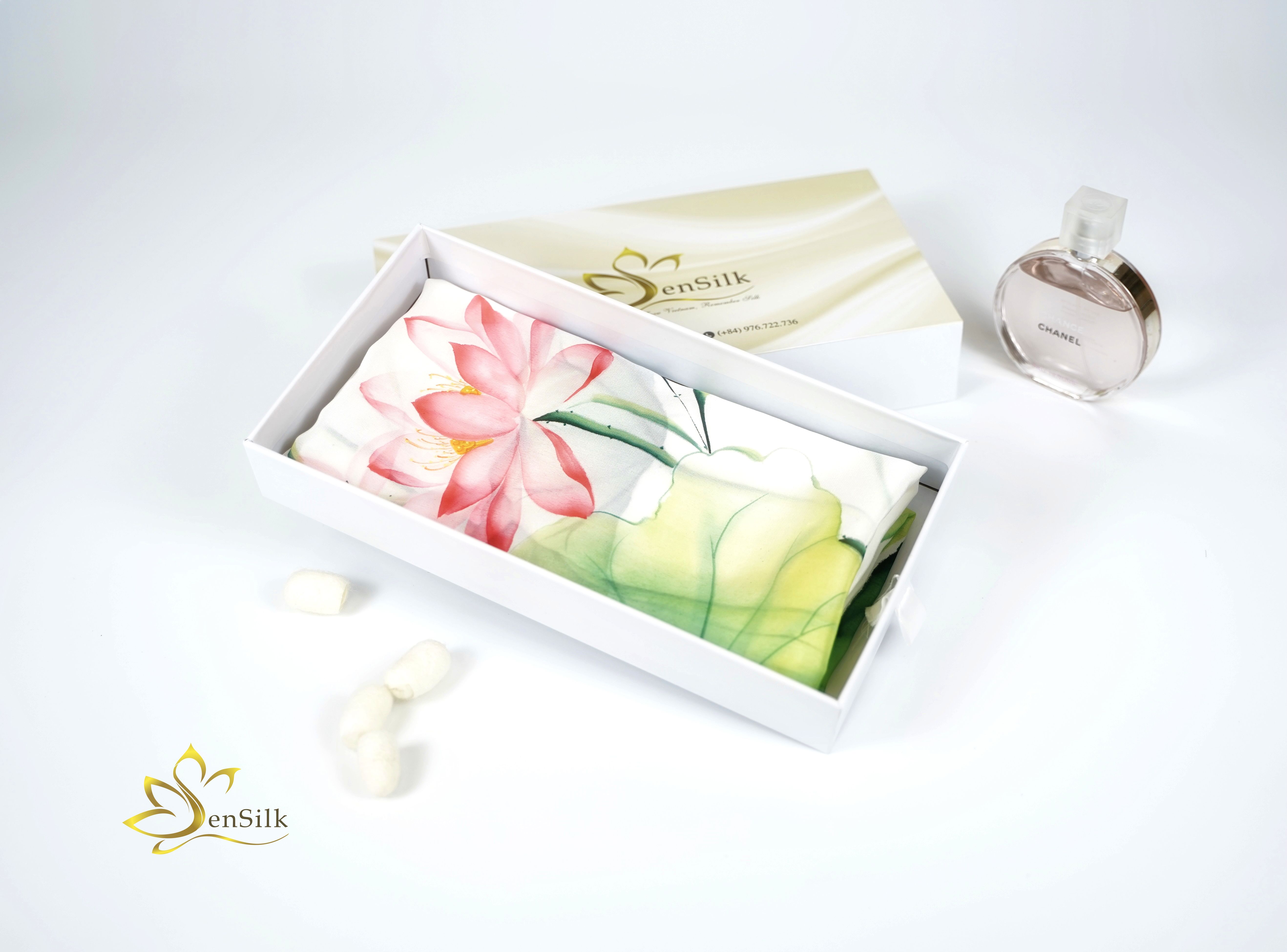 Khăn Lụa Vẽ Hoa Sen - SenSilk - Quà Tặng Khách Nước Ngoài, Quốc Hoa Việt Nam, Phụ Kiện Thời Trang Nữ Cao Cấp, Silk Painting Scarf, Water Marbling, Khăn Dệt Làng Nghề Truyền Thống.