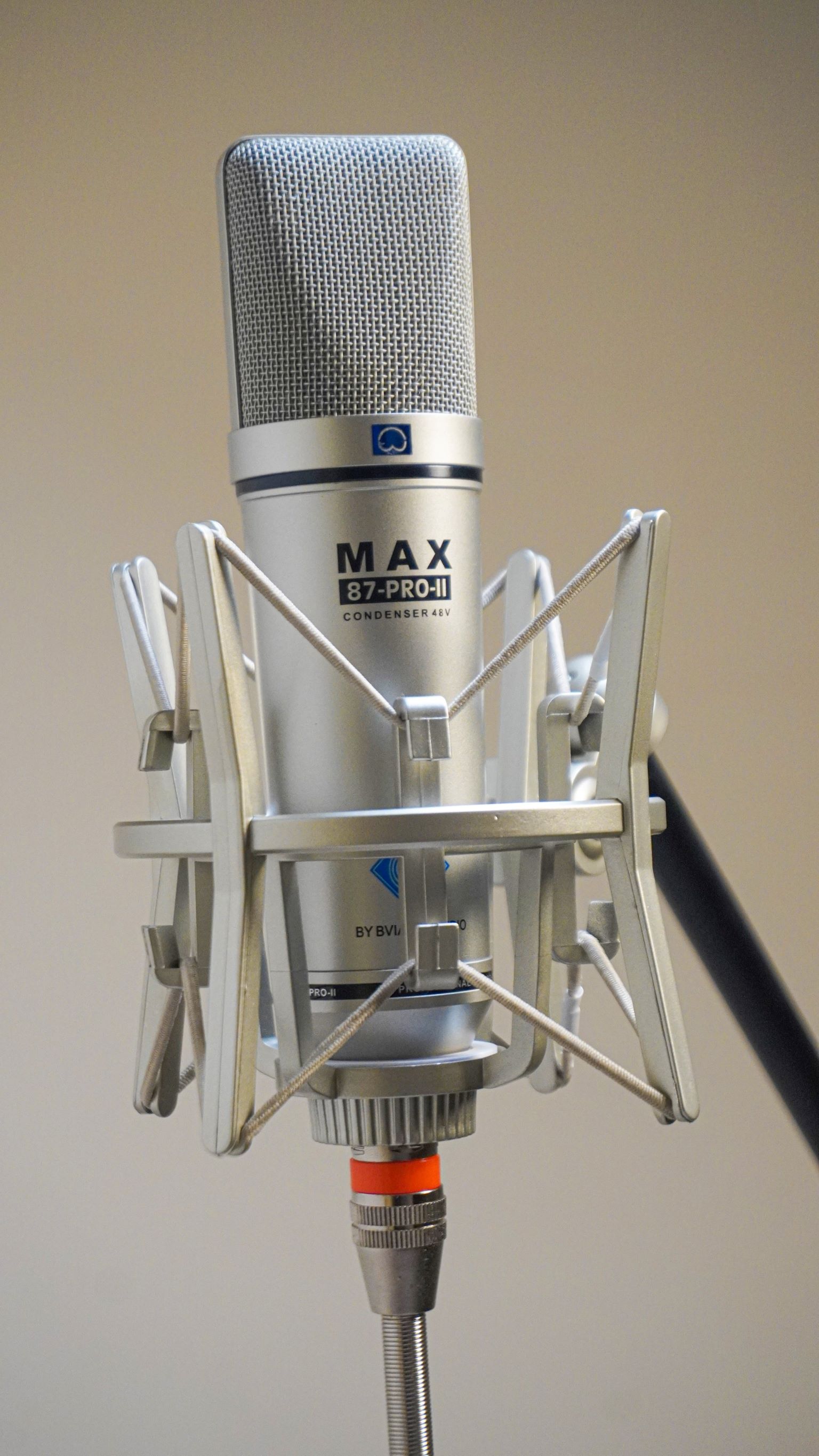 Mic thu âm Max 87-Pro-II - Micro 48V thu âm chuyên nghiệp - Condenser microphone - Dùng cho phòng thu, livestream, karaoke online - Tương thích nhiều loại soundcard, mixer - Thiết kế tinh tế, sang trọng - Hàng nhập khẩu