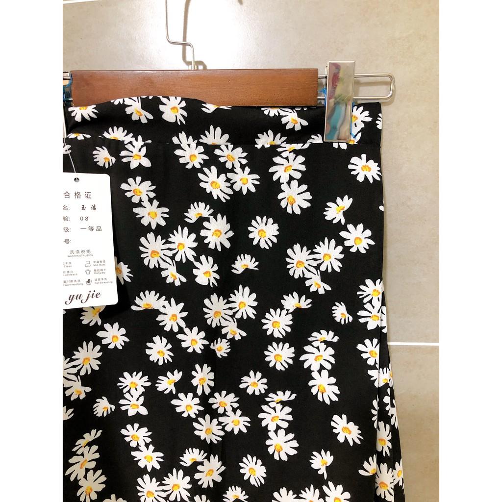 DAISY LINE SKIRT - CHÂN VÁY HOA CÚC CHỮ A