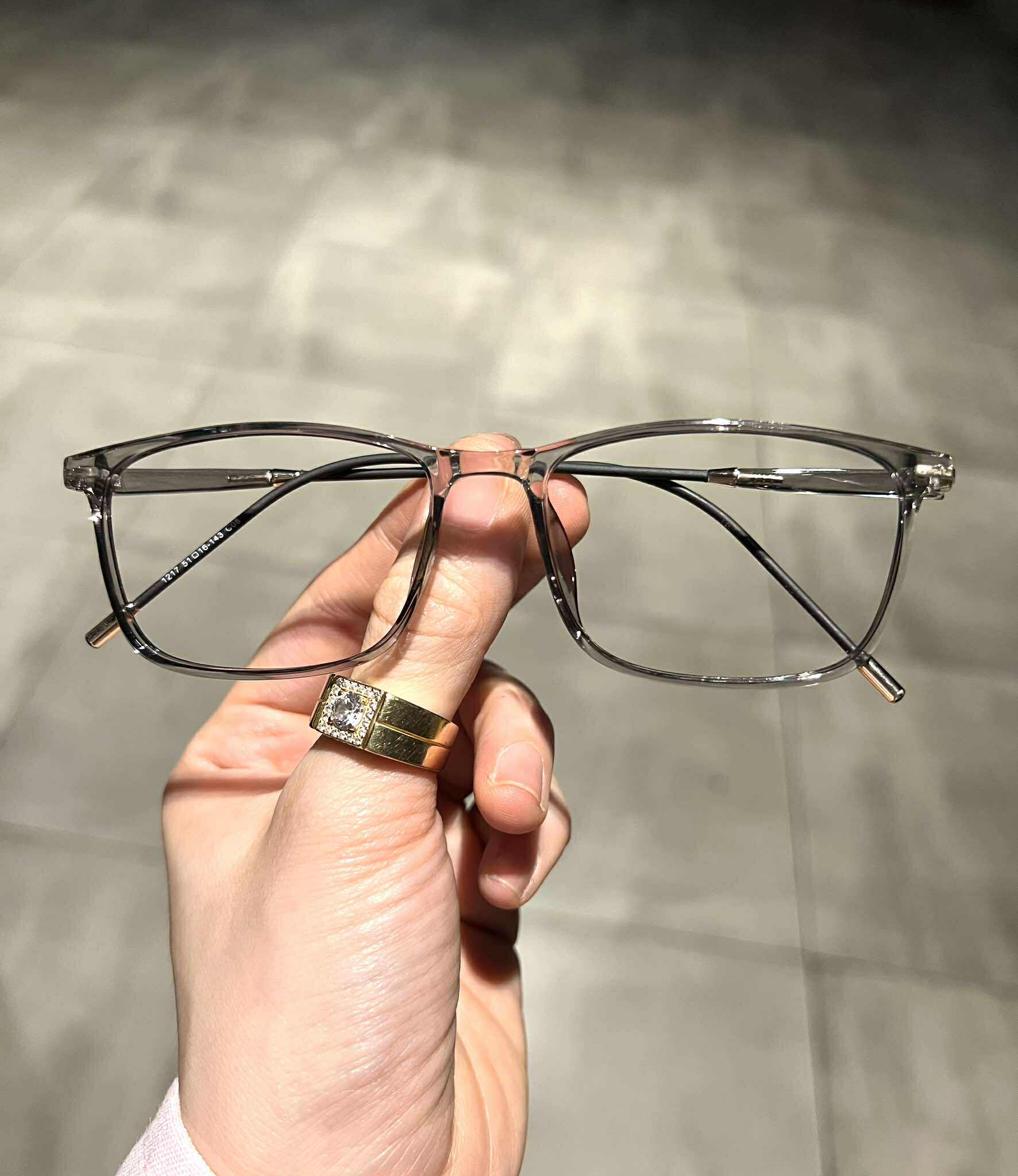 Kính mắt chữ nhật gọng nhẹ thời trang cho nam nữ